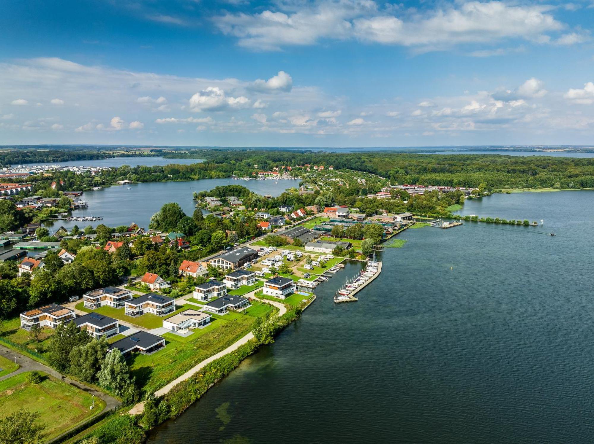 Hangar 19 Luxusbungalow Am See H8 Schwerin  Dış mekan fotoğraf